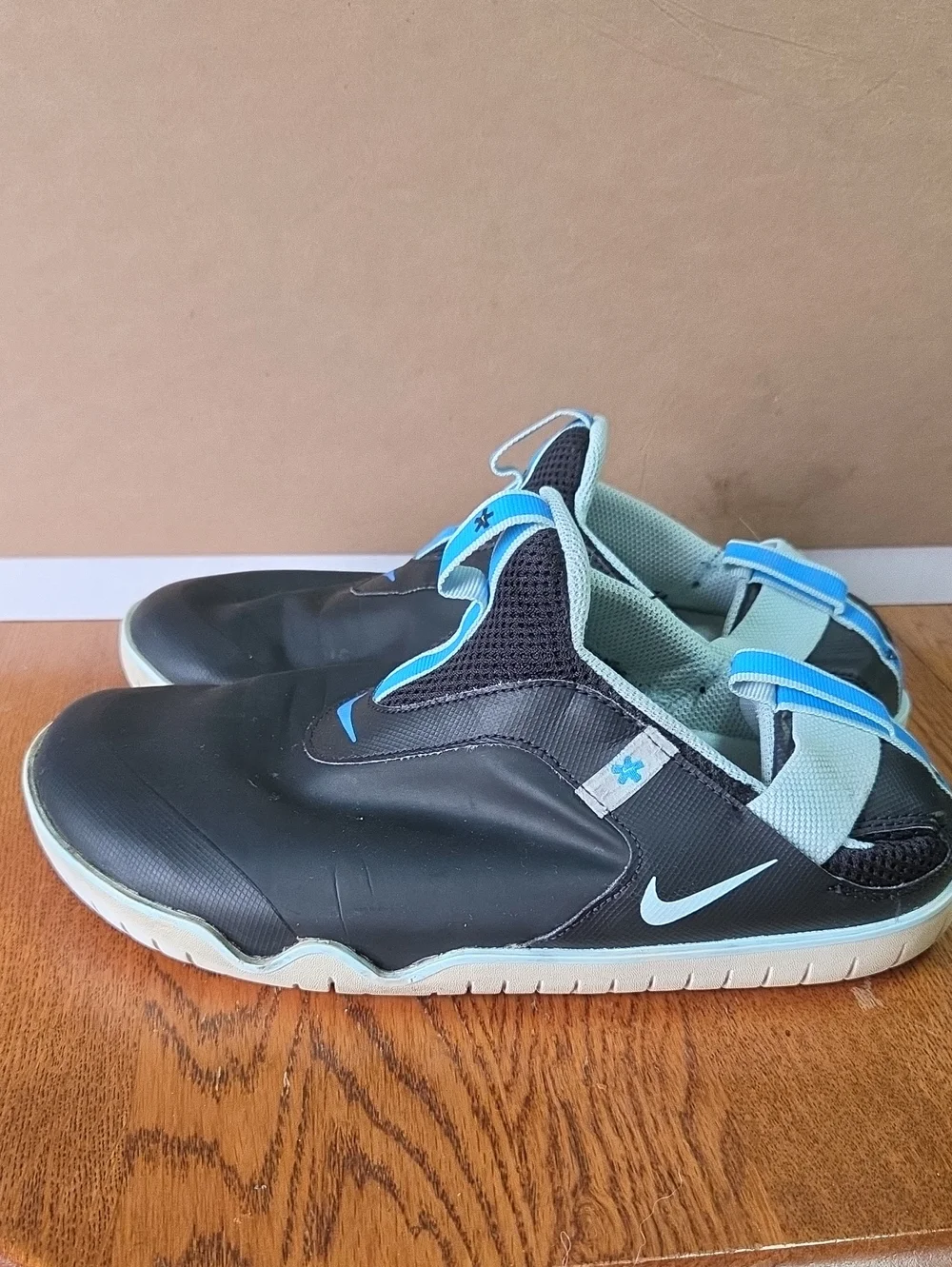 Nike Zoom Pulse nursing shoes 2020 Size 9